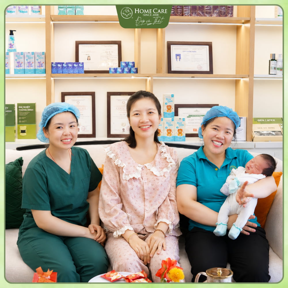 Các cô kỹ thuật viên tại Home Care chăm sóc chu đáo, nhiệt thành
