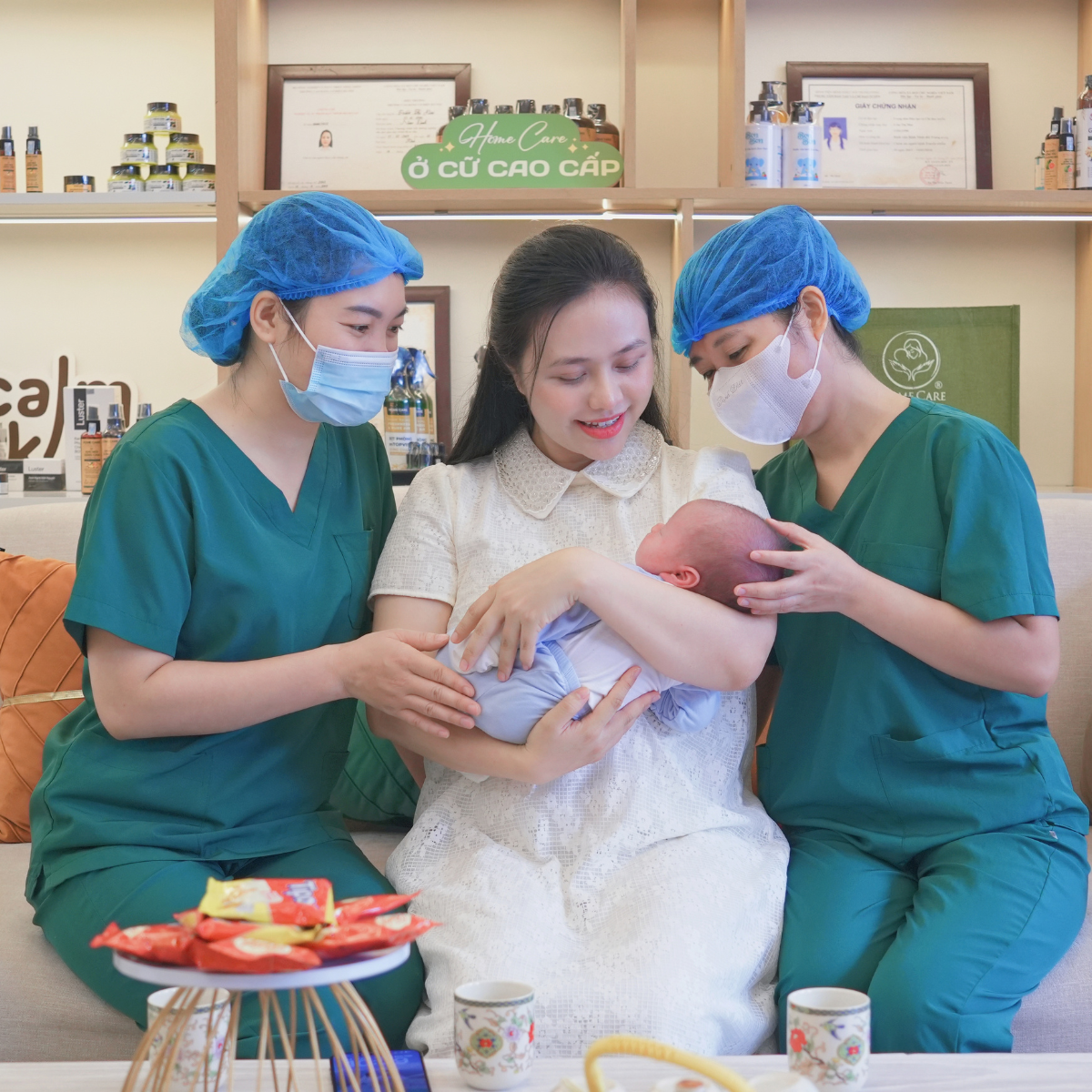 Ca sĩ Lương Hải Yến và bé Bia 20 Ngày Ở Cữ Tại Home Care Luxury